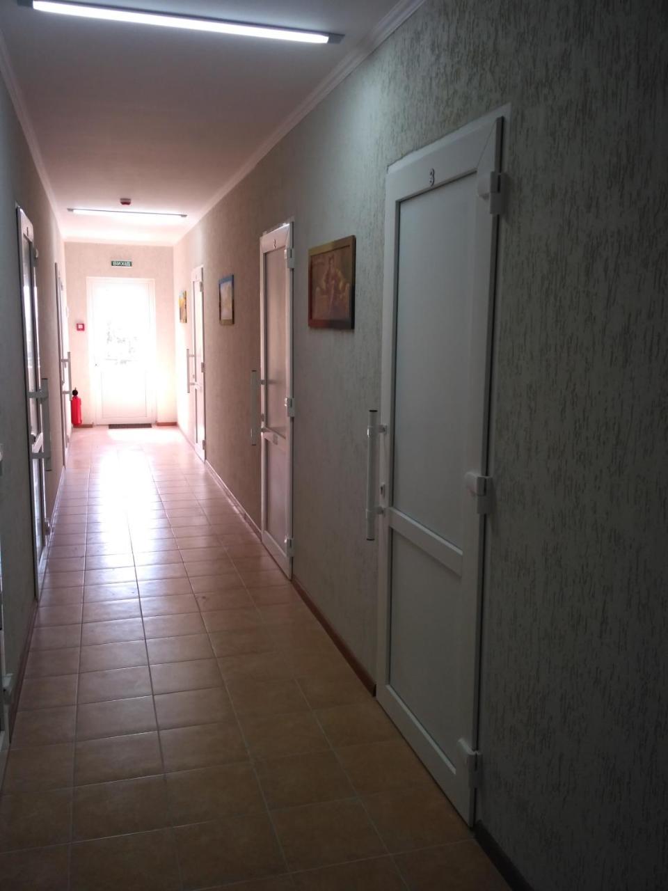 Motel Lutsʼk Extérieur photo