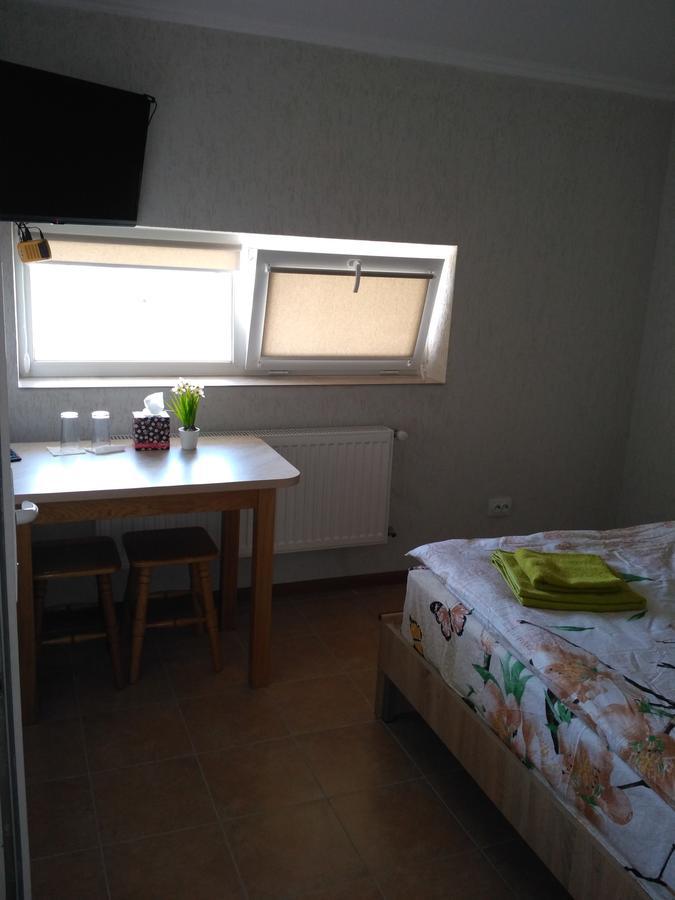 Motel Lutsʼk Extérieur photo