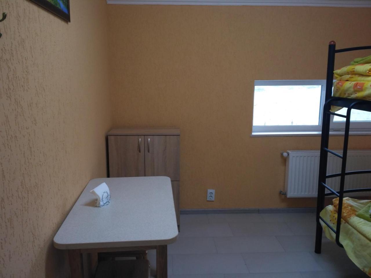 Motel Lutsʼk Extérieur photo